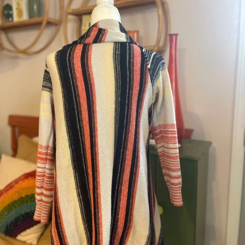 🖤 FINAL PRICE Thick Striped Fringe Sweater 🖤 Final Price - Picture 6 of 7